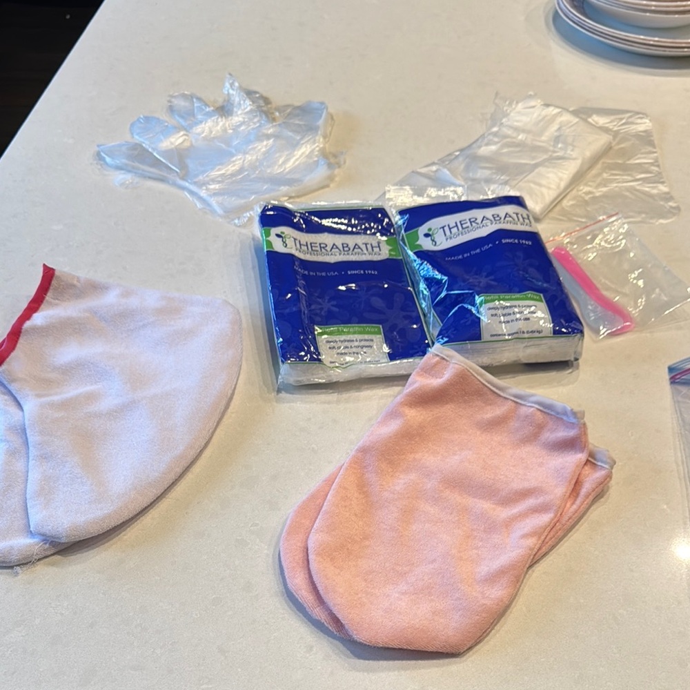 Moisturizing Gloves - White and Pink